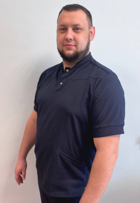 Заместитель  главного врача по медицинской части Шныткин Дмитрий Евгеньевич